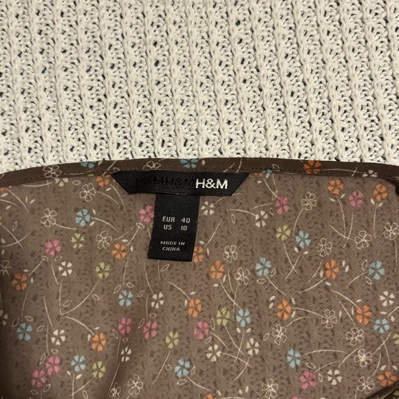 Brown floral pattern tank top - Picture 2 of 2